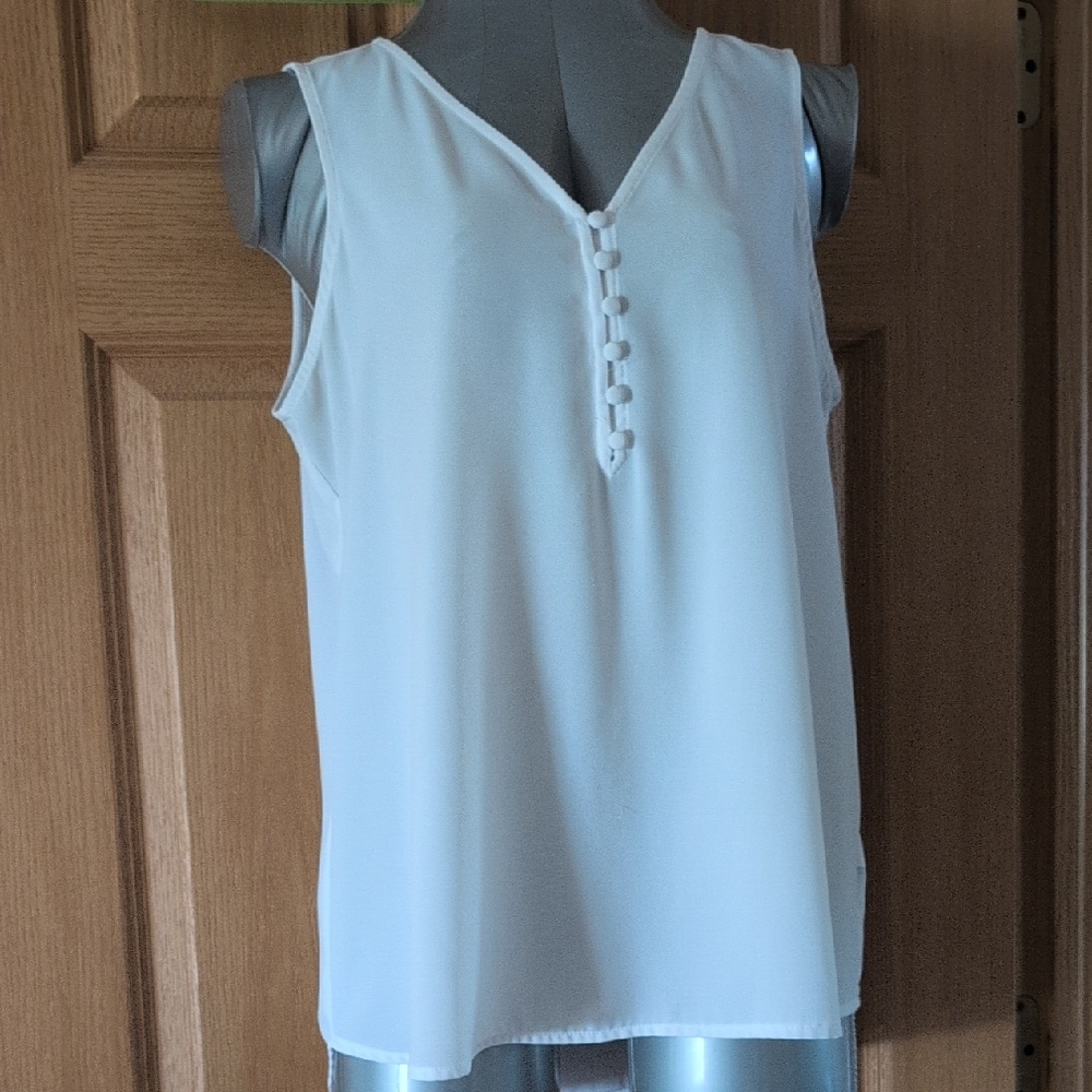 Apt. 9 White Button-Front Tank Top